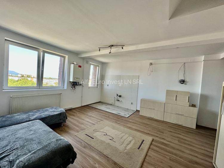 Apartament la mansarda, zona Garii - 2