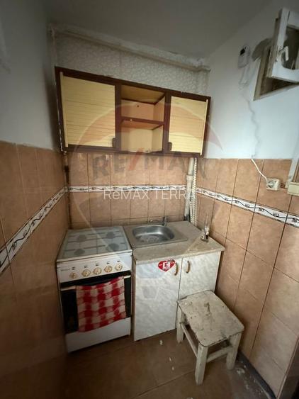 Garsoniera modesta de inchiriat strada Electrolizei - 2