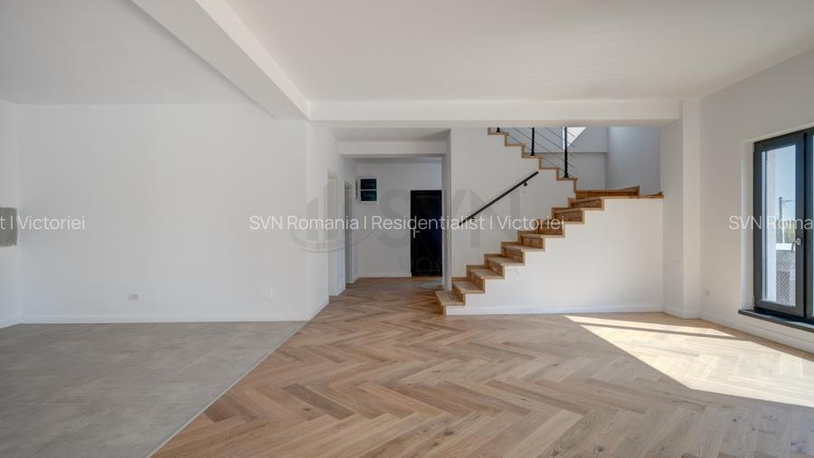 REV2004358 Casa in complex nou Corbeanca vedere lac - 4