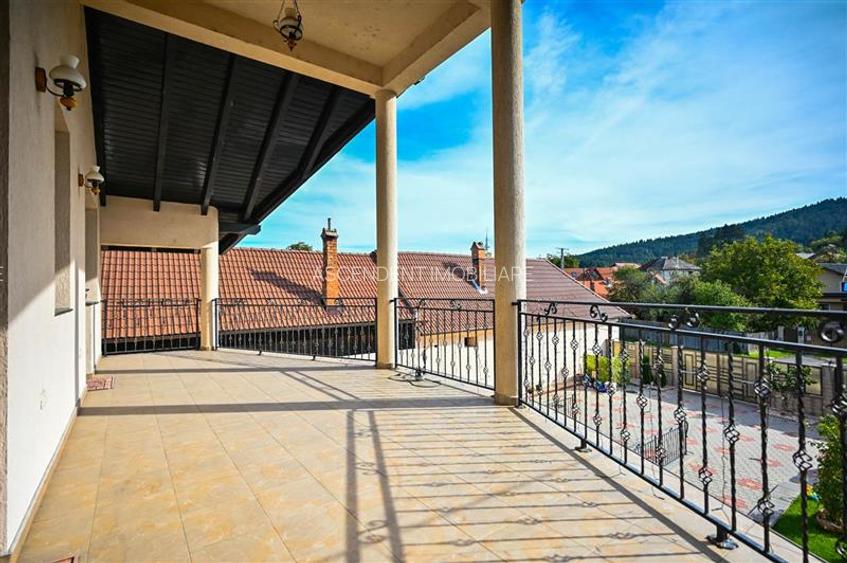 Resedinta distincta, mobilata cu rafinament, pe 1.000 mp teren, Central, Sacele, - 28