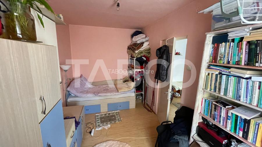 Apartament de vanzare in Vasile Aaron ideal pentru investitie - 4