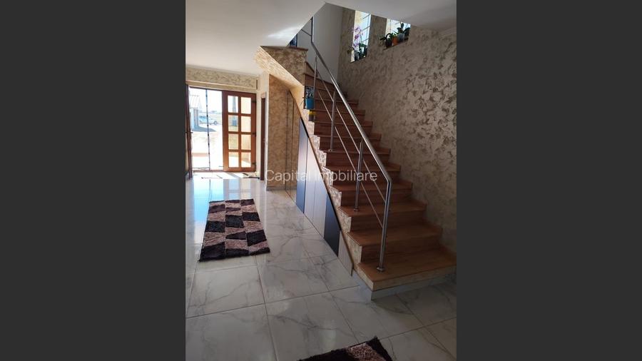 Casa Strejnicu: 150m², 3 dormitoare, 2 băi, 2 garaje
 - 4