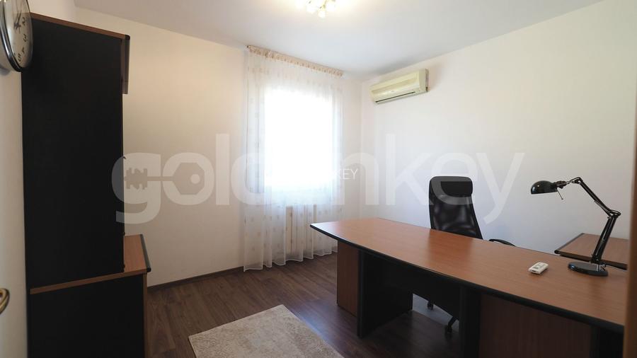 Vila cocheta cu 6 camere, piscina comuna si loc de joaca - 9