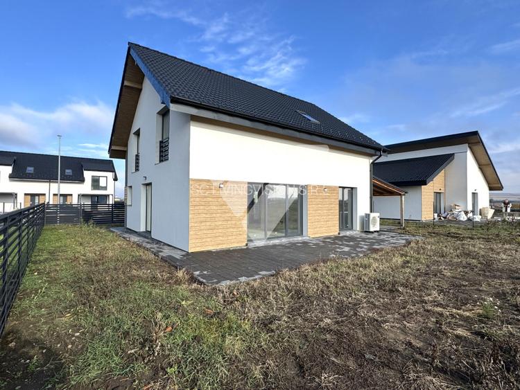 Casa individuala 5 camere si teren 465 mp in Sura Mica Sibiu - 2