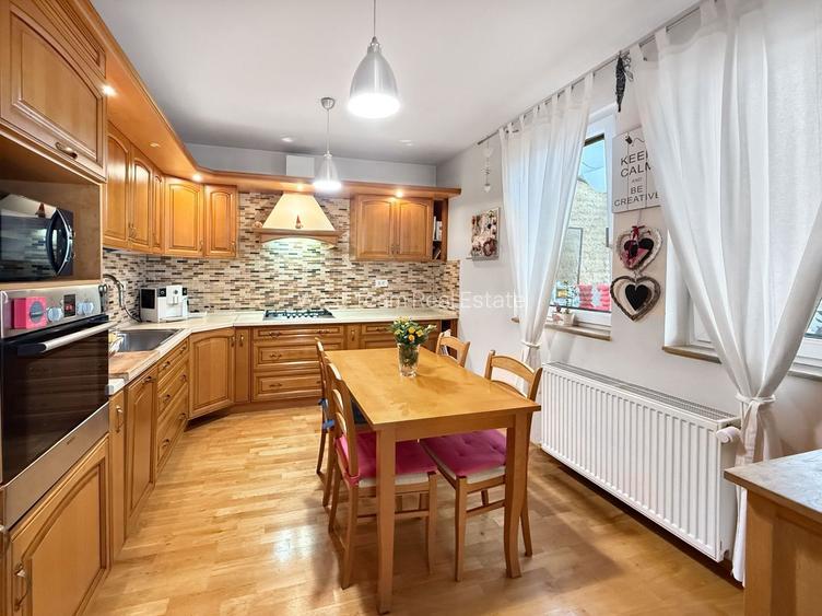 Casă cu două corpuri și utilizare mixtă– rezidențial & comercial - 5