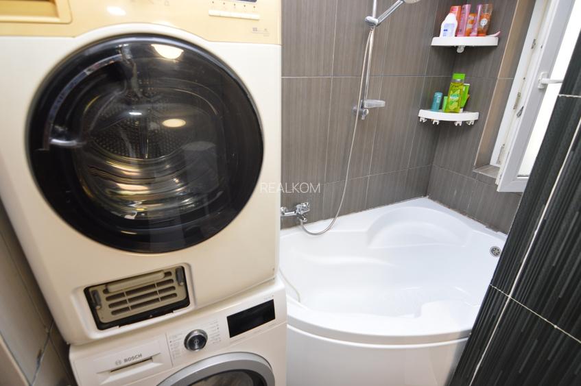 VANZARE APARTAMENT 3 CAMERE B.DUL LIBERTATII - PARLAMENT – IZVOR- COMISION 0 % - 30