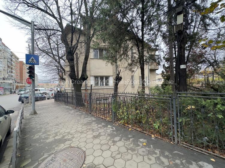 Spatiu comercial de la 75mp la 151mp si parcare, intersectie zona garii - 14