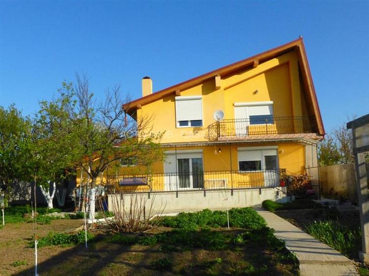 Vila 7 camere 230 mp - Clinceni   Str. Monumentul Eroilor - 15