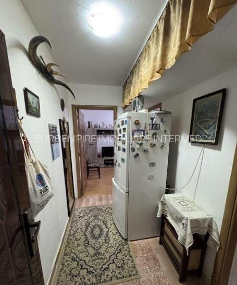 Apartament 2 camere semidecomandat zona Tomis 3 - 5