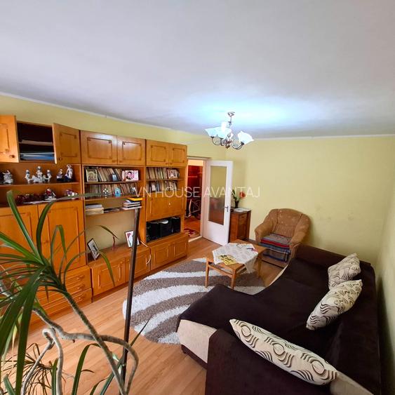 Apartament 3 camere, etaj1 (Politie) - 2