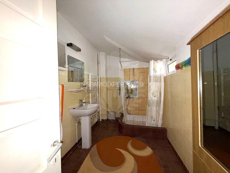 Casa extinsa 8 camere, garaj, teren 1300mp , zona stradala Paulestii Noi - 34