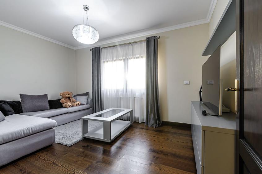 PRET NOU!!!   Vilă de Lux în Grădiște