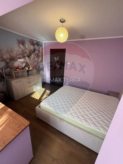 DE INCHIRIAT  APARTAMENT 4 camere zona centrala - 4