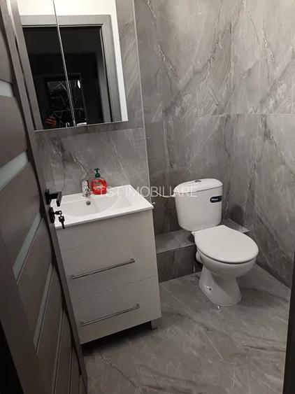 Apartament cu 4 camere, Micro 17, langa piata - 4
