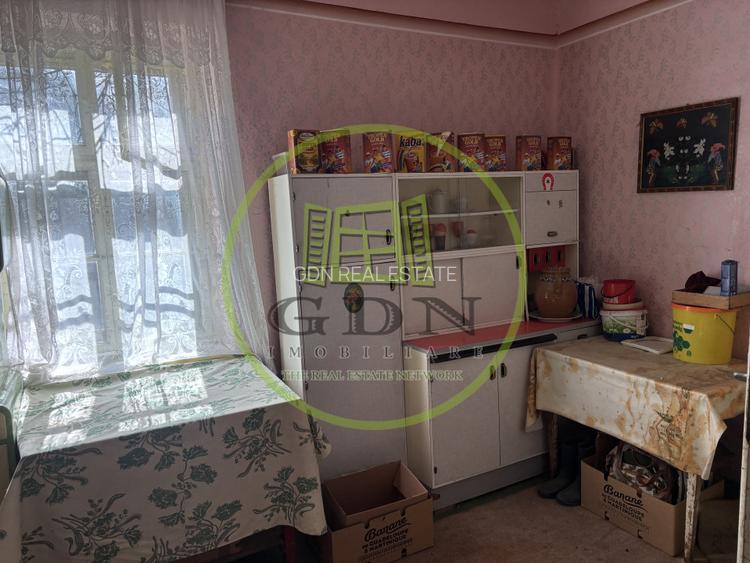 Casa saseasca + 3000mp teren  sat Nou - 10