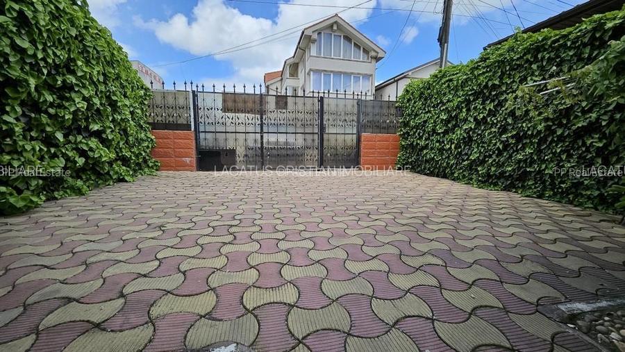 VILA  SUPERBA D+P+1 ZONA MEDEEA - 18