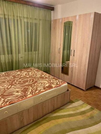 Bucur Obor- Bloc Almo- metrou 2 min - 3