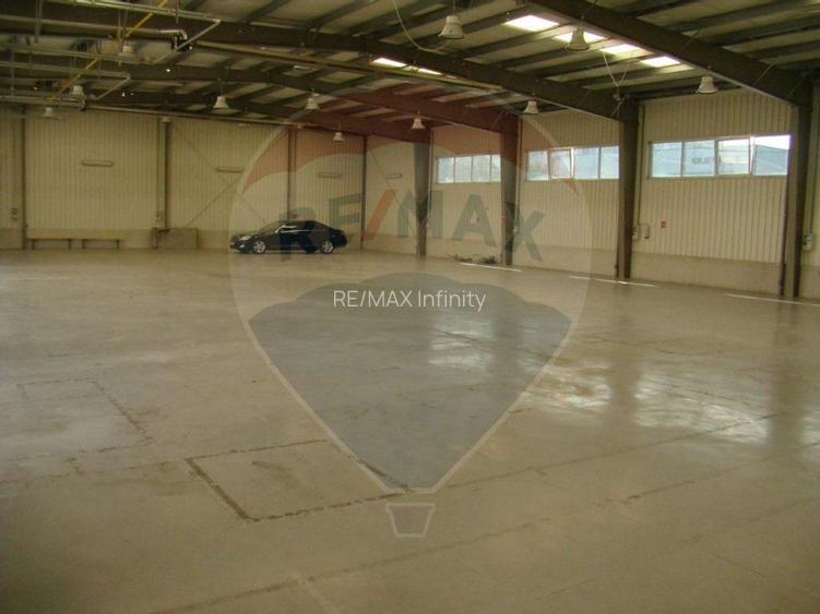 Locatie unica, hala cu zona administrativa, curte generoasa 4000mp - 10