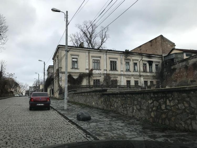 De vânzare – Imobil istoric cu potențial excepțional, situat în inima Brăilei! - 2