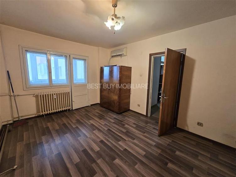 4 CAMERE 2 BAI DECOM ION MIHALACHE TURDA PARC REGINA MARIA ET 6/10 AN 1982 - 2