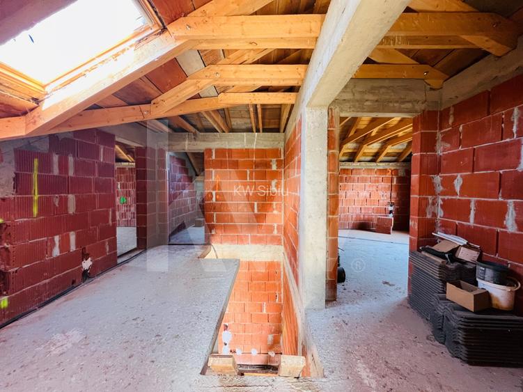 Casa unifamilială mare 5 cam, garaj, curte. Întabulată. Fughiu Oradea - 35