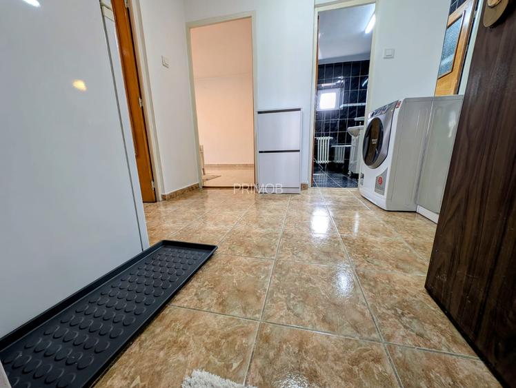 Liberty Mall-Rond Cosbuc,Nasaud stradal,bloc/scara impecabile,semimobilat,S-E - 4