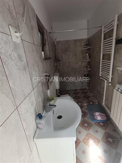 Casa Chercea, doua corpuri cladire, 3 camere, suprafata 256 mp - 9