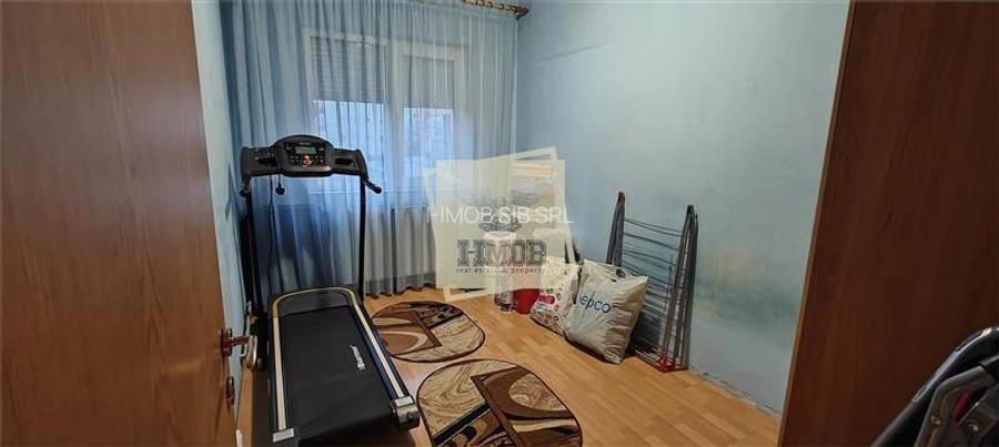 Apartament 3 camere etaj 1 in zona Vasile Aaron - 8