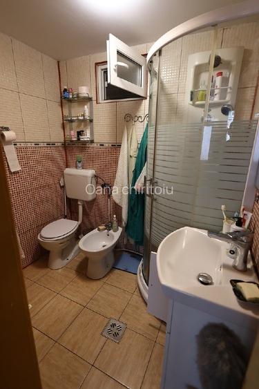 Casa de vanzare in Resita, zona muncitoresc - 12