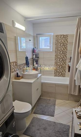 3 Camere de vanzare | Domenii | Metrou  1 Mai | Centrala Proprie - 6