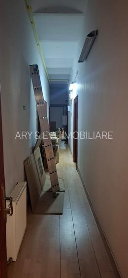 Noblețe Arhitecturală și Oază Verde: O Moștenire Vie cu Grădină Privată - 6