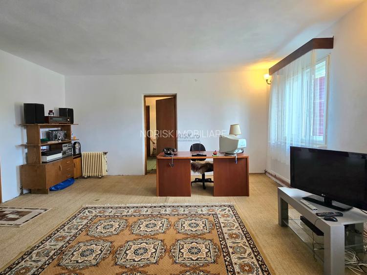 Refugiu de weekend sau business turistic, vila spatioasa, teren 1632 mp - 11