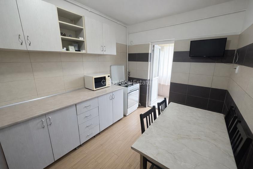 3 Camere Decomandat  Zona Trocadero- Bd.Alexandru Lapusneanu - 8