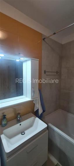 Studio Pietonala Coresi / Loc de parcare / Boxa - 6