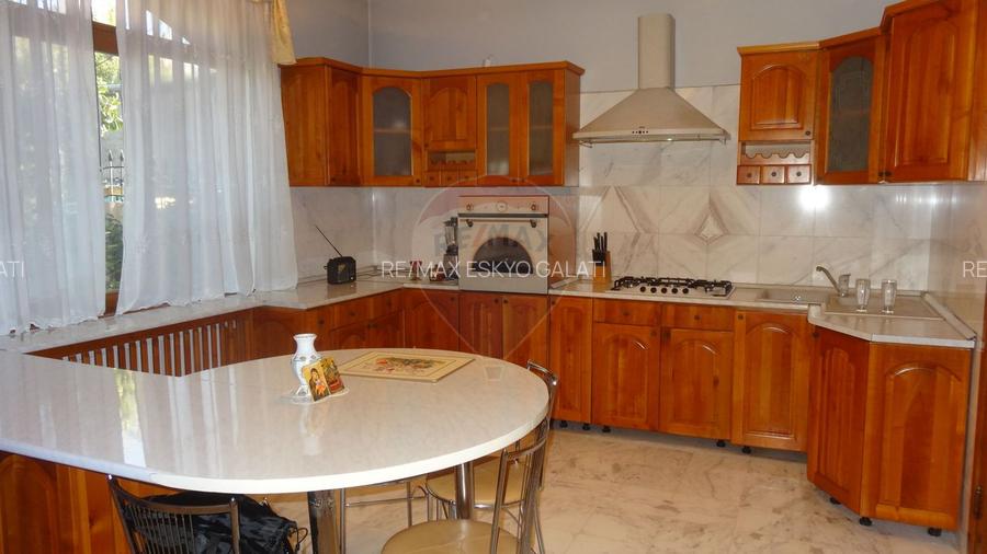 De VANZARE Casa spațioasă S+P+1E+M | Zona STIREX in Galati - 2