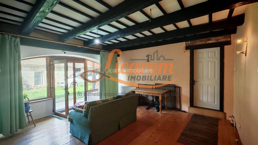 CASA SASEASCA comuna VULCAN,zona foarte buna,teren 3000 mp - 3