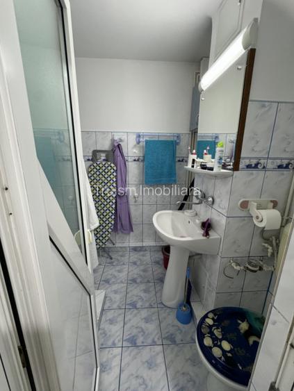 Apartament 4 cam, cf 1 dec, et 2/8, zona 9 Mai- Piata - 12