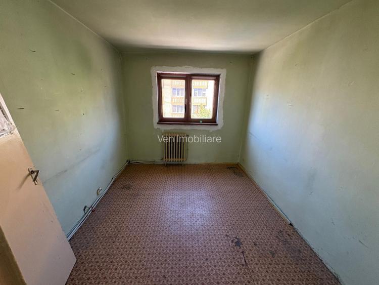 Apartament 3 camere, decomandat, etaj 3 - 3