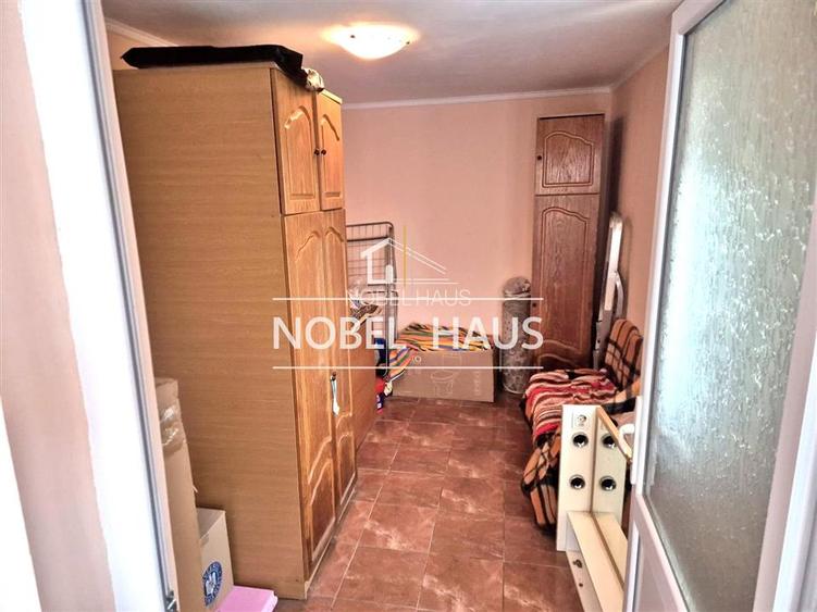 Casa si teren, central Barlad, str Al Sahia - 10