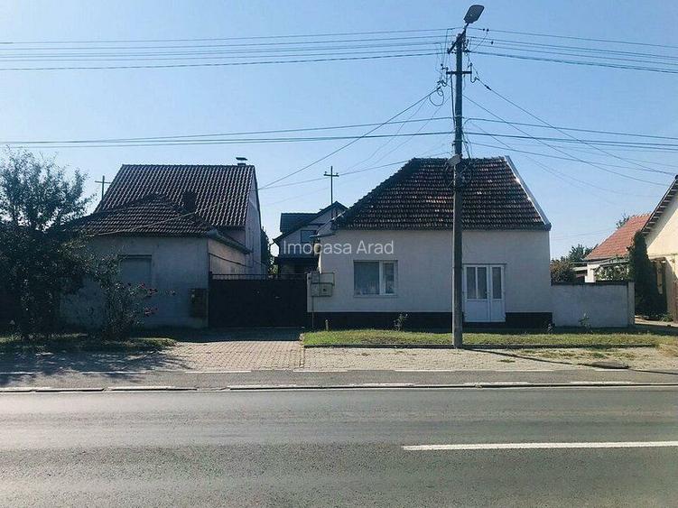 De vanzare casa D+P+M situat in Aradul nou, avand curte proprie - 2