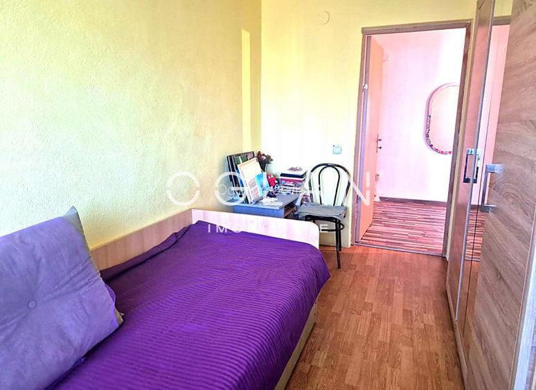 Mansarda pe un singur nivel 67 mpu, strada Siretului - 8