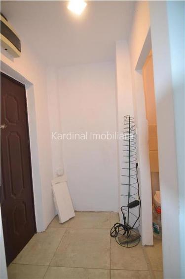 Vanzare garsoniera etajul 2 Bartolomeu - Str. Lanii - 5