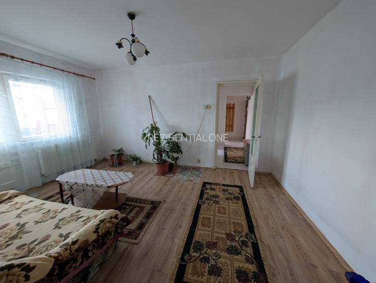 Bucovinei-Lizuca- 3 camere- bloc din 1982 - 11