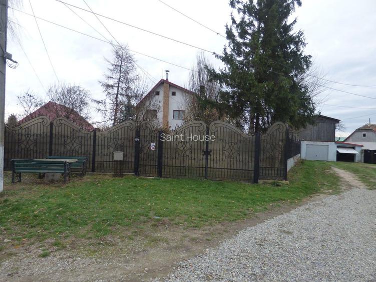 Vila cu 6 camere + 2 case + bazin inot+ 5.934 mp teren  com. Chichis - 23