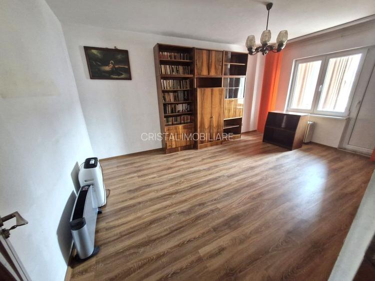 Vanzare Apartament 3 Camere Dristor- Vitan - 5