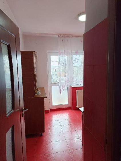 Vand apartament în zona foarte bună  - 8