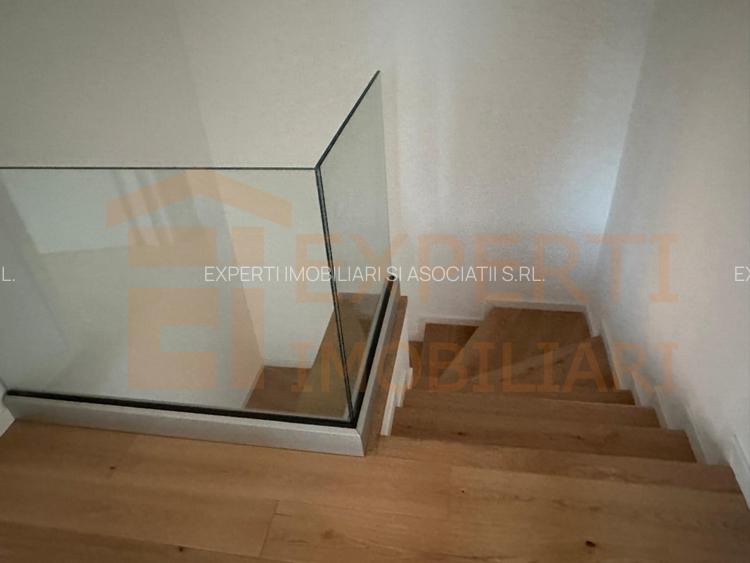 Vila deosebita de vanzare - zona Mamaia Nord pe malul lacului ; COMISION 0% - 11