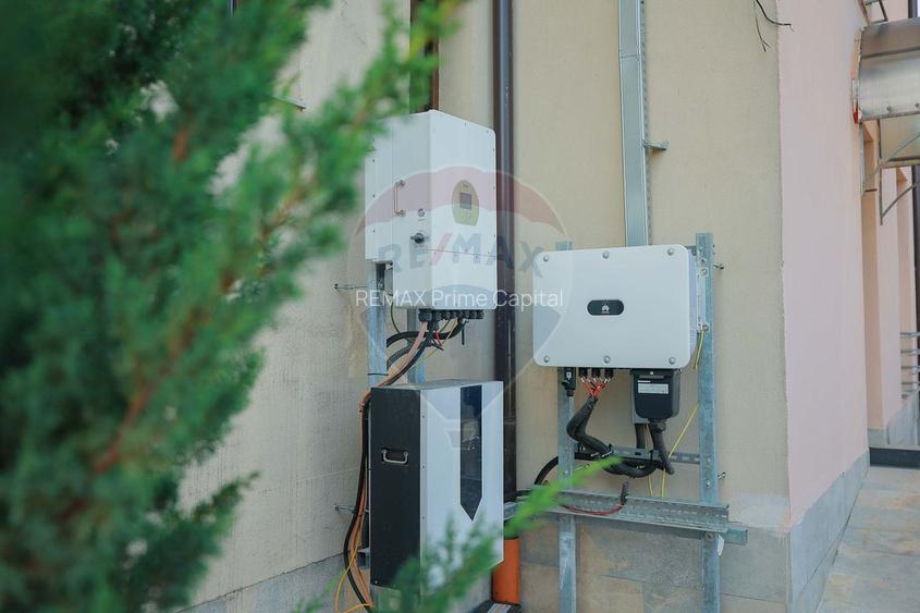 Hotel / Pensiune cu 24 camere de vânzare - Băile 1 Mai - 25