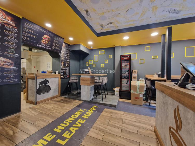 Spatiu comercial ultracentral,complet echipat pentru restaurant- COMISION 0% - 13