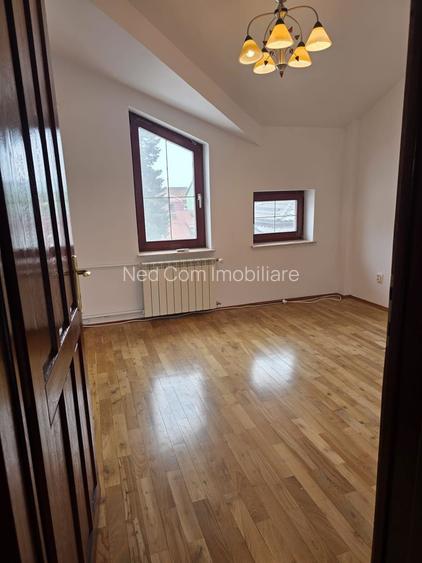 Vila de inchiriat - 12